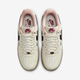 ເກີບຜູ້ຍິງ Nike ຈໍາກັດປີມ້າ AF1 Four Hook Air Force One ເກີບກິລາແລະພັກຜ່ອນປີໃຫມ່ IQ1119-011