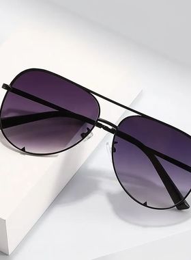 European And American Retro Style Double Beam Toad Mirror Me