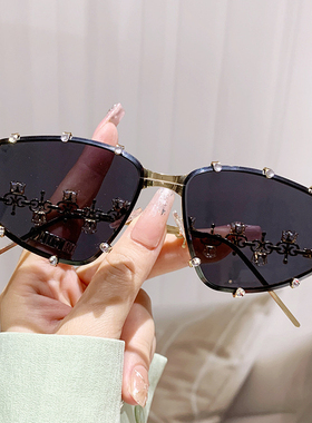 Fashionable Sunglasses for Women and Men 2024 New Type