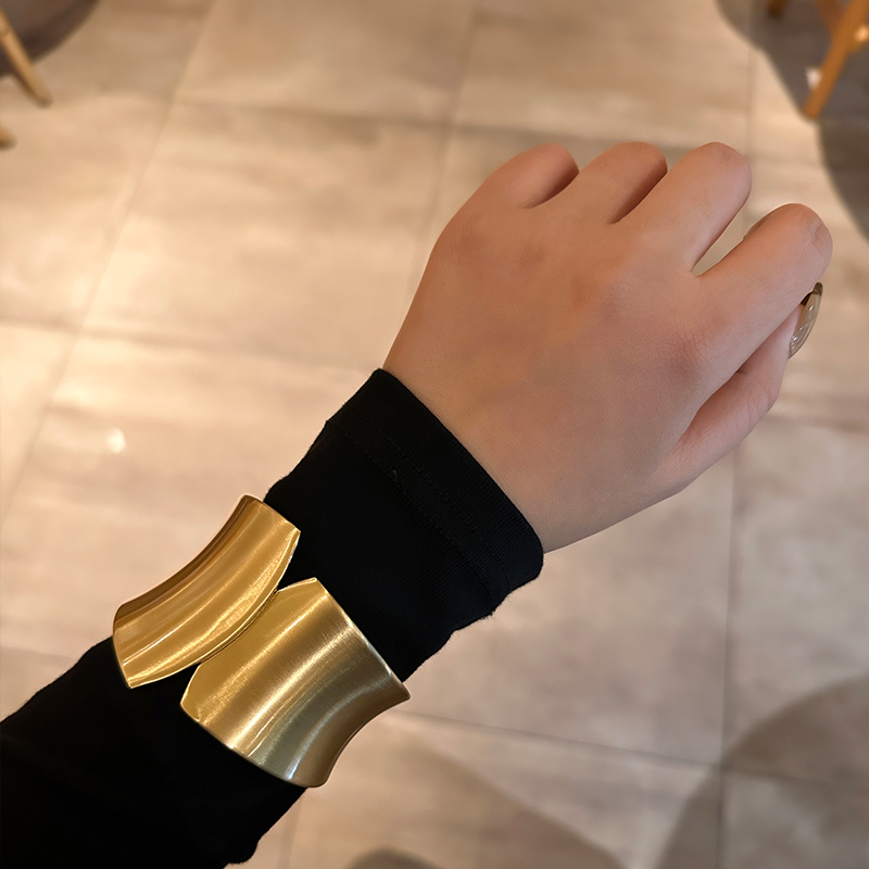 欧美复古夸张金属宽版拉丝手镯女小众气质手环2025年秋冬毛衣配饰 - 图0