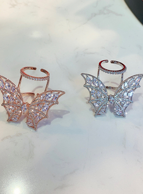 飞舞的蝴蝶戒指立体轻奢环网