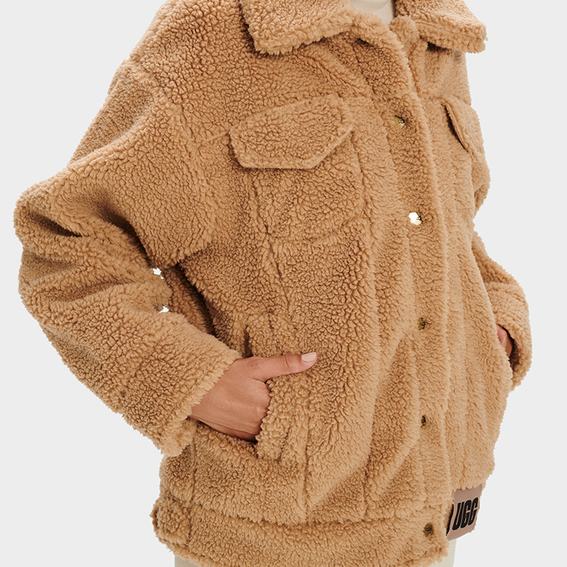 ugg2020秋冬新款服饰宽松版夹克 UGG短外套