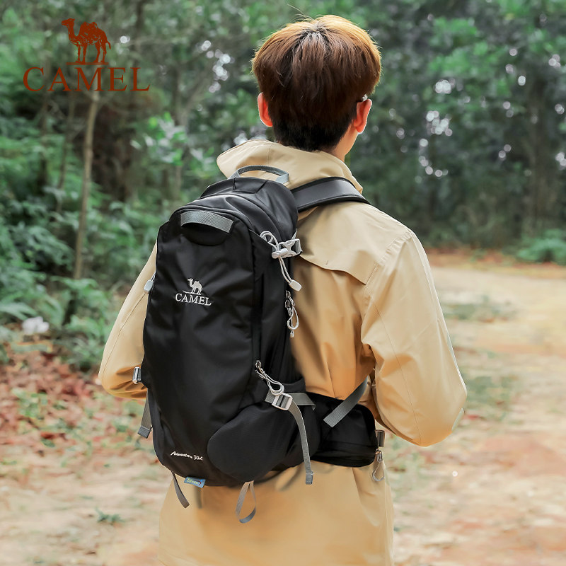 骆驼轻便女户外徒步露营通勤登山包 骆驼箱包双肩背包