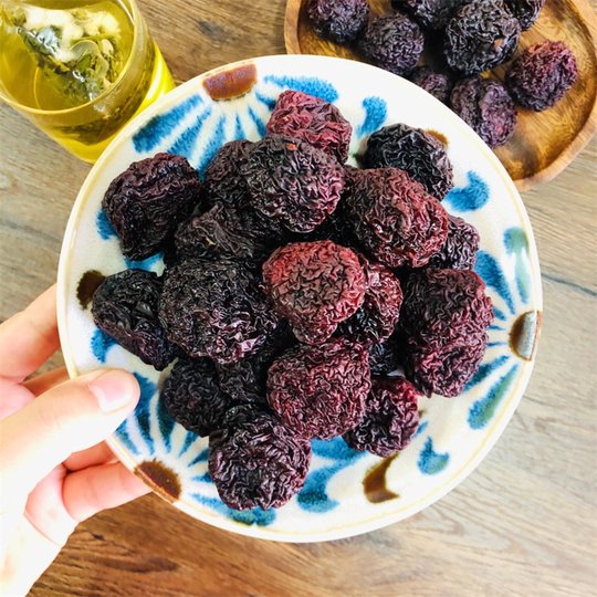 Eat some hibiscus and dried plums, no added snacks for pregnant women