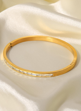 INS网红同款钛钢手镯女百搭时尚不锈钢18K金镶嵌白色方形锆石