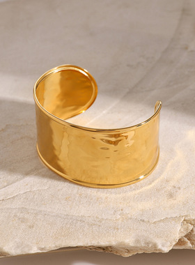 欧美18k金不锈钢手镯ins网红热卖同款时尚简约宽面锤纹开口