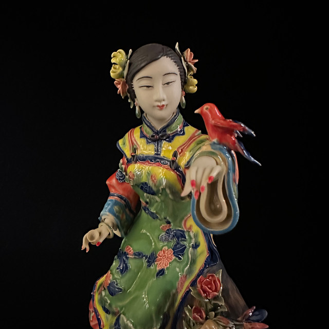 Ceramic doll creative home furnishings