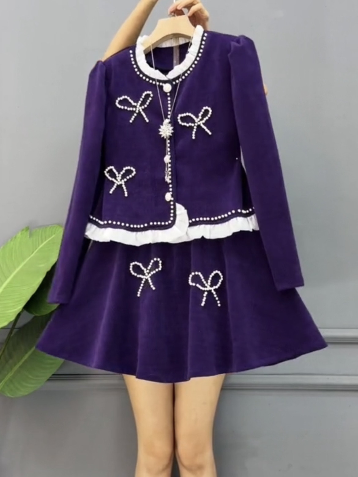 秋冬大码女装丝绒套裙立体蝴蝶结减龄内搭外穿小众简约长袖两件套,淘宝优惠券,粉丝福利购,淘宝优惠卷