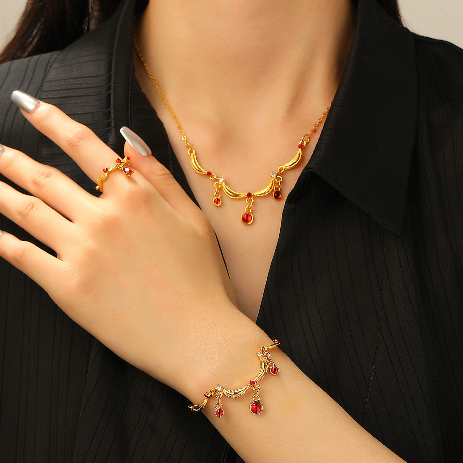 Gold Hollow Sunflower Disc Jewelry Set