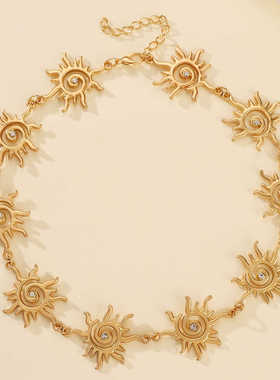 时尚太阳花纹镶钻项链