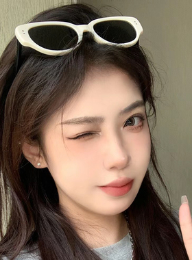 猫眼墨镜女款海边白色边框高级感