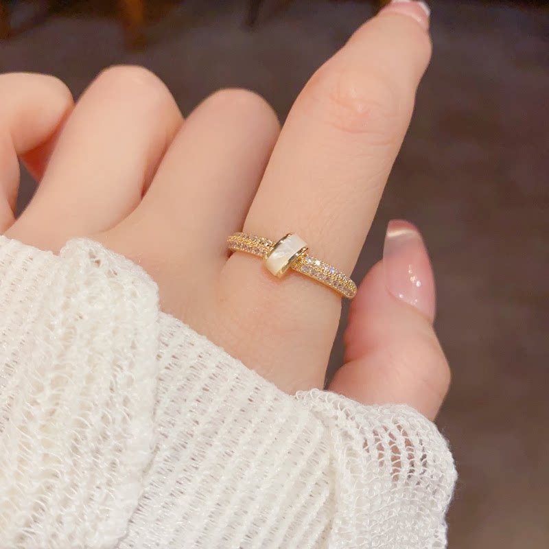 Niche fashion high-end curved natural mother-of-pearl open ring with simple temperament and versatile open adjustable ring for women