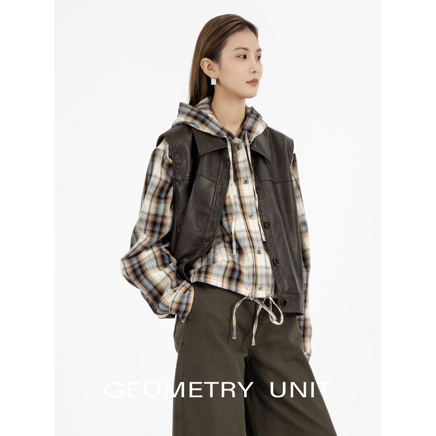 几何单元2025秋季新款无袖设计感马甲女外搭翻领坎肩皮衣外套,淘宝优惠券,粉丝福利购,淘宝优惠卷