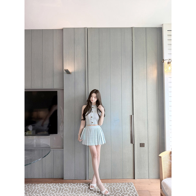 Ruoyu Customized Ice Mint Bajia knitted ice pleated skirt suit pure lust sexy temperament top and skirt set