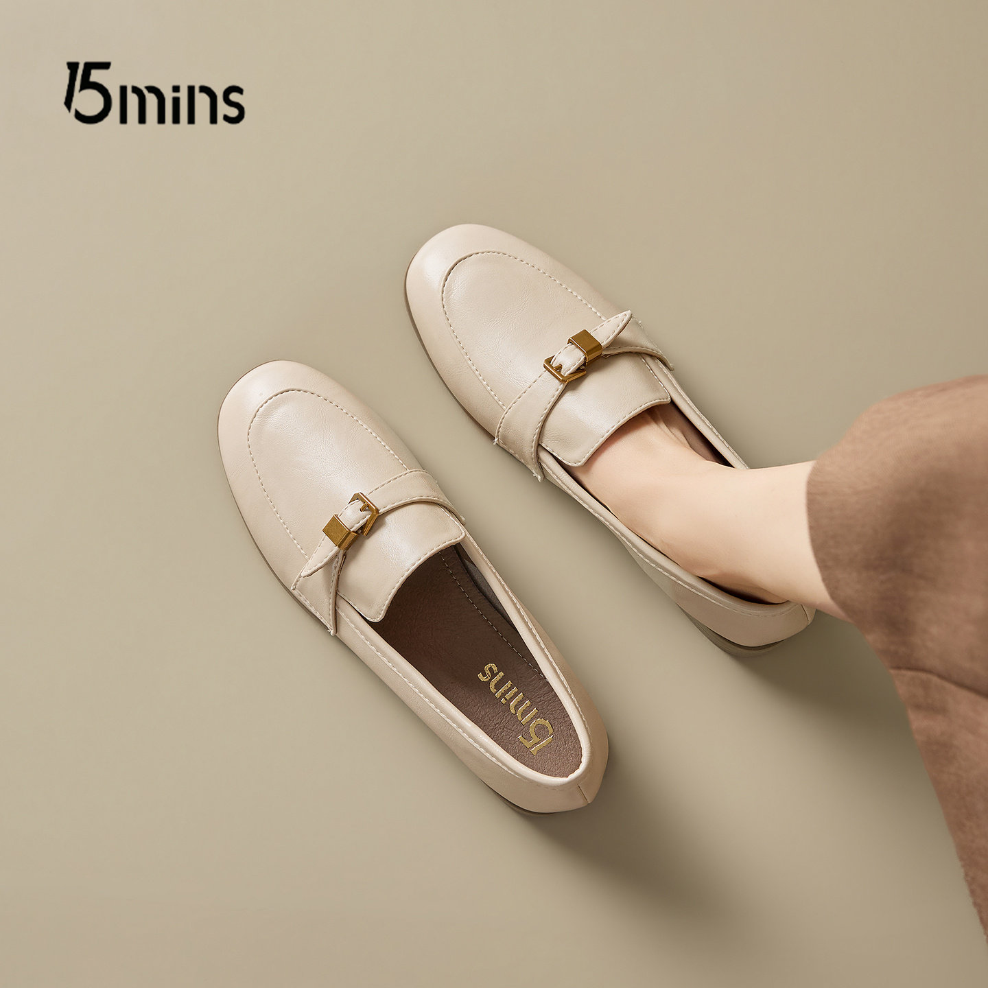 15mins白色小皮鞋女2026新款春季低跟漆皮乐福鞋通勤一脚蹬豆豆鞋,淘宝优惠券,粉丝福利购,淘宝优惠卷