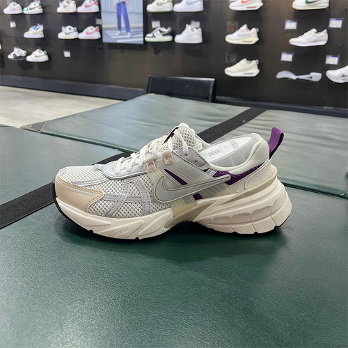 Nike/耐克男女 V2K RUN 轻便网面透气老爹鞋运动休闲跑步鞋FD0736 - 图1
