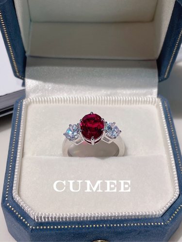 CUMEE 经典小克拉三石款 通勤穿搭培育合成红宝石戒指.银镀金 - 图0