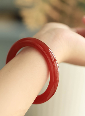 女款简约复古玛瑙手镯