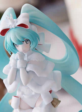 批发甜品初音铃铛二次元公仔美少女手办车载机箱桌面景品模型摆件