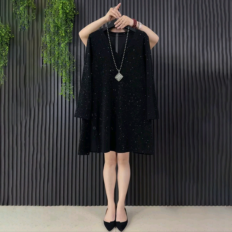 2025冬季新款大码女装胖妹妹简约时尚V领开叉亮片百搭遮肉大衫T恤,淘宝优惠券,粉丝福利购,淘宝优惠卷