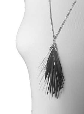 黑鸟原创羽毛项链黑白拼接简约男女长吊坠小众流苏挂件简洁细长