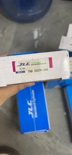 JLC高端定制进口型气缸TN25*19-71厂家独家定制TND25*38 - 图1