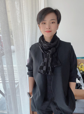 黑色暗格压褶窄长条小围巾