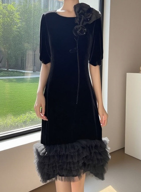 胸花胸针女款2026新款设计感小众丝绒花朵布艺别针艺术感舞台配饰