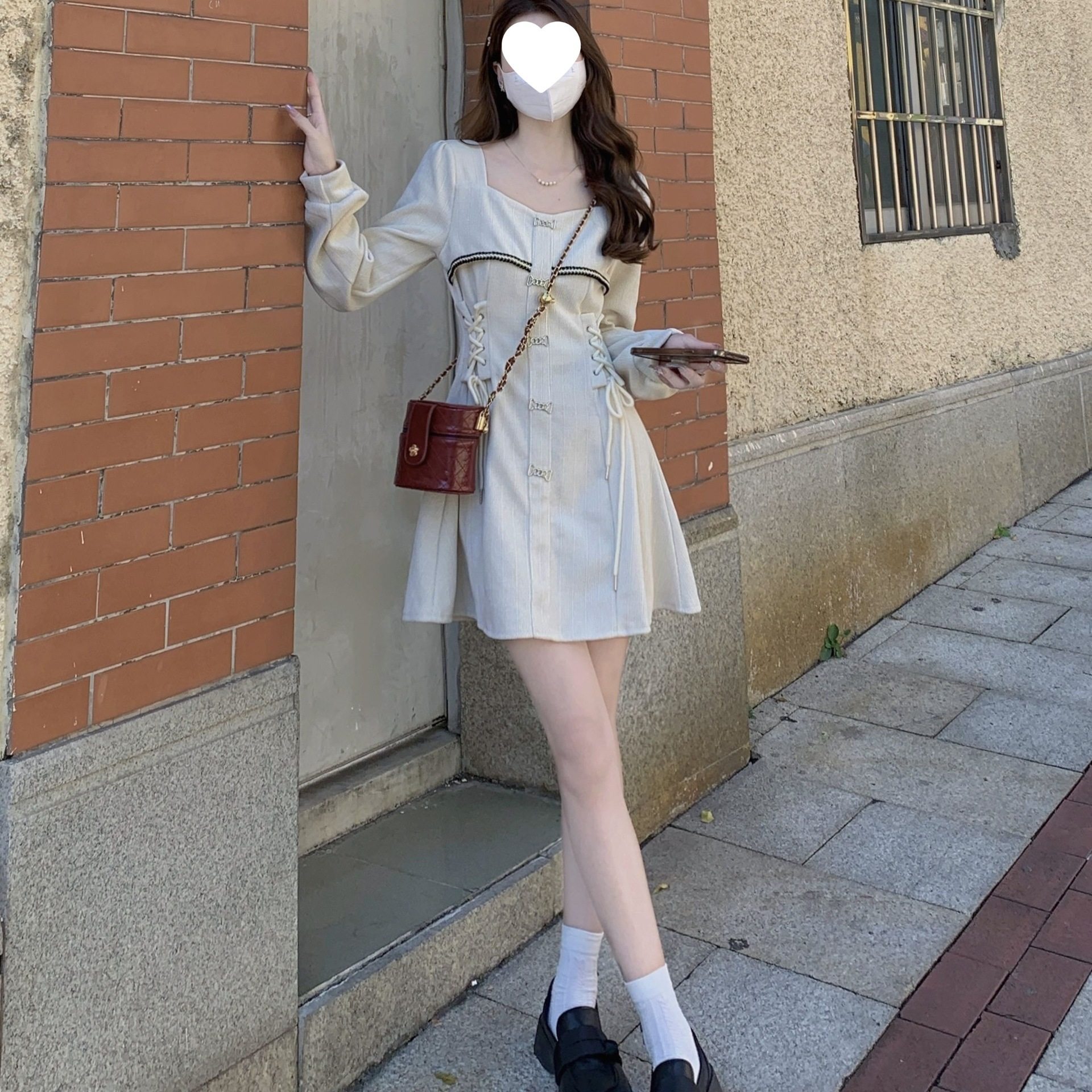 方领小个子长袖连衣裙早秋2025新款收腰显瘦温柔风小众灯芯绒短裙 - 图2