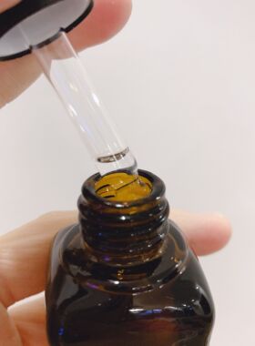 若玫烟酰胺原液暗黄提亮肤色精华
