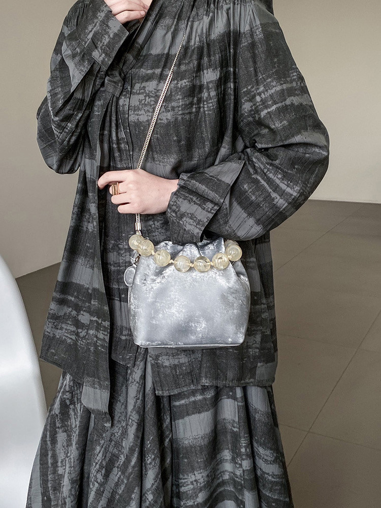 新中式国风晕染缎面牛皮贝壳包小众串珠手提包蛇骨链斜挎包水桶包,淘宝优惠券,粉丝福利购,淘宝优惠卷