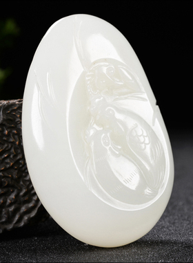 新疆和田玉白玉官上加官把件143.3577克