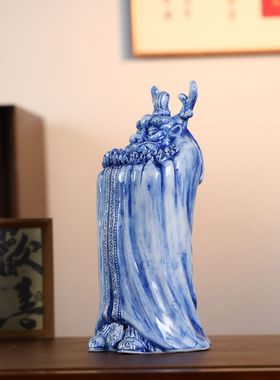 青花瓷龙王镇宅摆件开业乔迁礼品