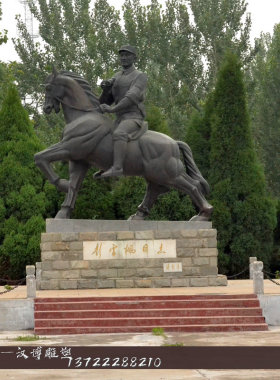 玻璃钢骑马士兵园林景观主题雕塑