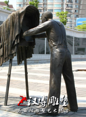 玻璃钢园林景观商业街人物雕塑