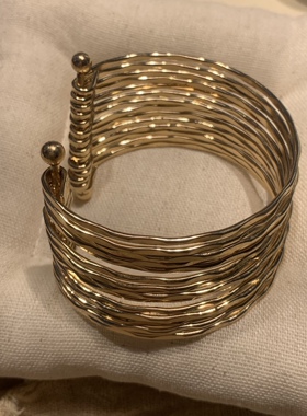 金丝水波纹手镯女小众高级感金属多层手环欧美风个性辣妹手饰2026