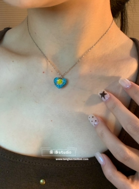 棠洛 显白的闪闪蓝色立体爱心锁骨链女氛围感细款素链高级感颈链