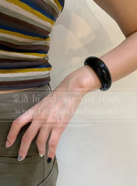 博主同款 黑色树脂手镯女小众高级感开口手环辣妹手饰品日常百搭