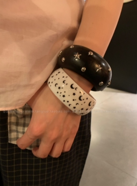 【棠洛】Y2K千禧风黑白星星月亮宽手镯女复古亚克力辣妹手环2026