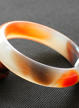 A货巴西俏色玉髓黑红玛瑙手镯