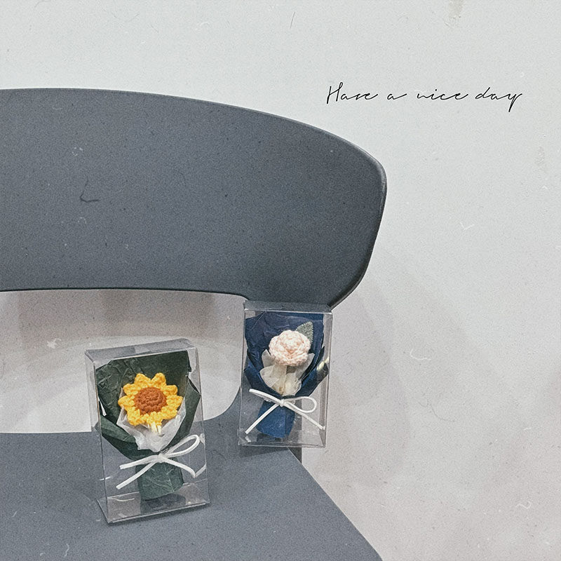 迷你小花束口袋花玫瑰毛线花见面实用生日礼物女生伴手礼装饰搭配