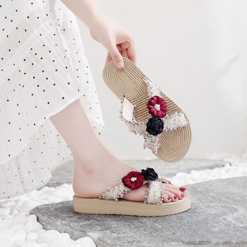交叉拖鞋女花朵仿草编外穿夏季海边沙滩鞋防滑厚底平跟凉拖鞋2026 - 图0