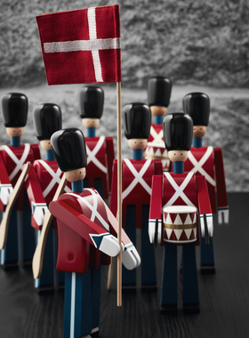 丹麦kay北欧风皇家配枪卫兵摆件