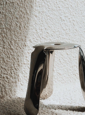 艺术风装置凳子不锈钢桌面摆件