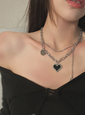 黑色马赛克爱心像素叠ins吊坠