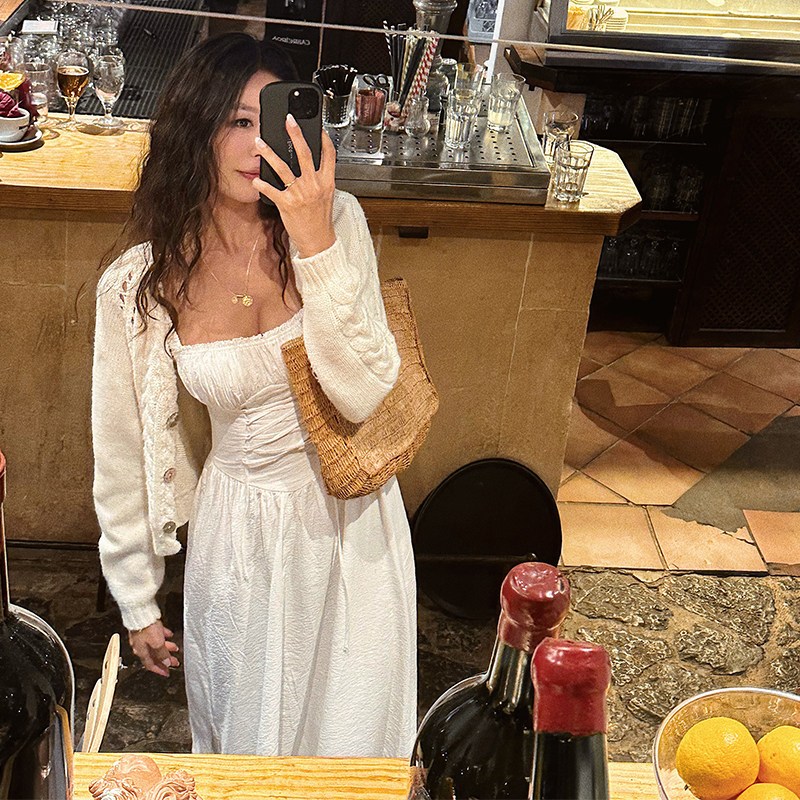 ITSNIKAR法式复古白月光连衣裙女设计感气质吊带裙温柔风白色裙子,淘宝优惠券,粉丝福利购,淘宝优惠卷