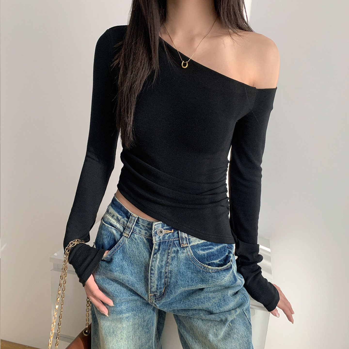 设计感小众斜领露肩长袖T恤女秋冬修身内搭性感不规则打底衫上衣,淘宝优惠券,粉丝福利购,淘宝优惠卷