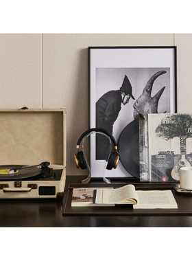 样板间音乐书桌摆件黑胶唱片耳机