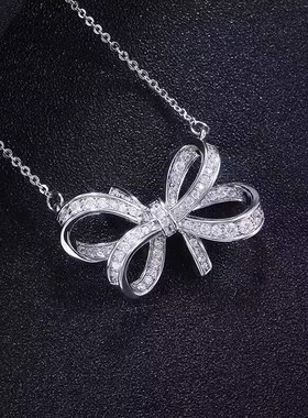 正品莫桑钻18k金蝴蝶结吊坠项链