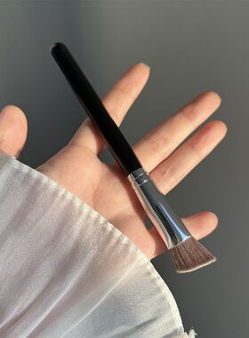 悦影斜三角熨斗刷高光刷